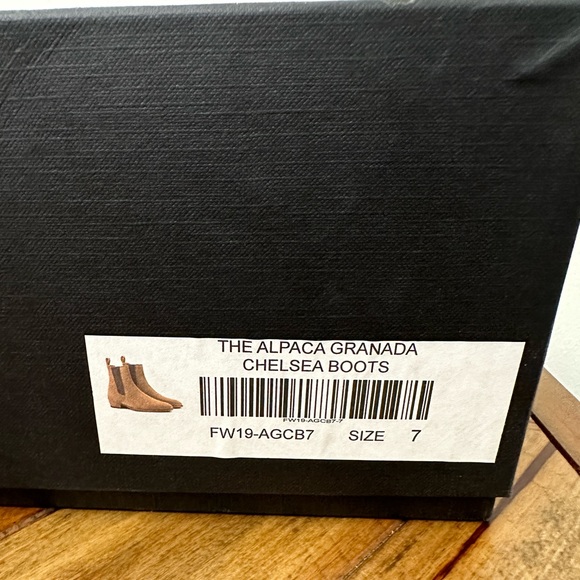 Oro Alpaca Chelsea Boots - Picture 9 of 9